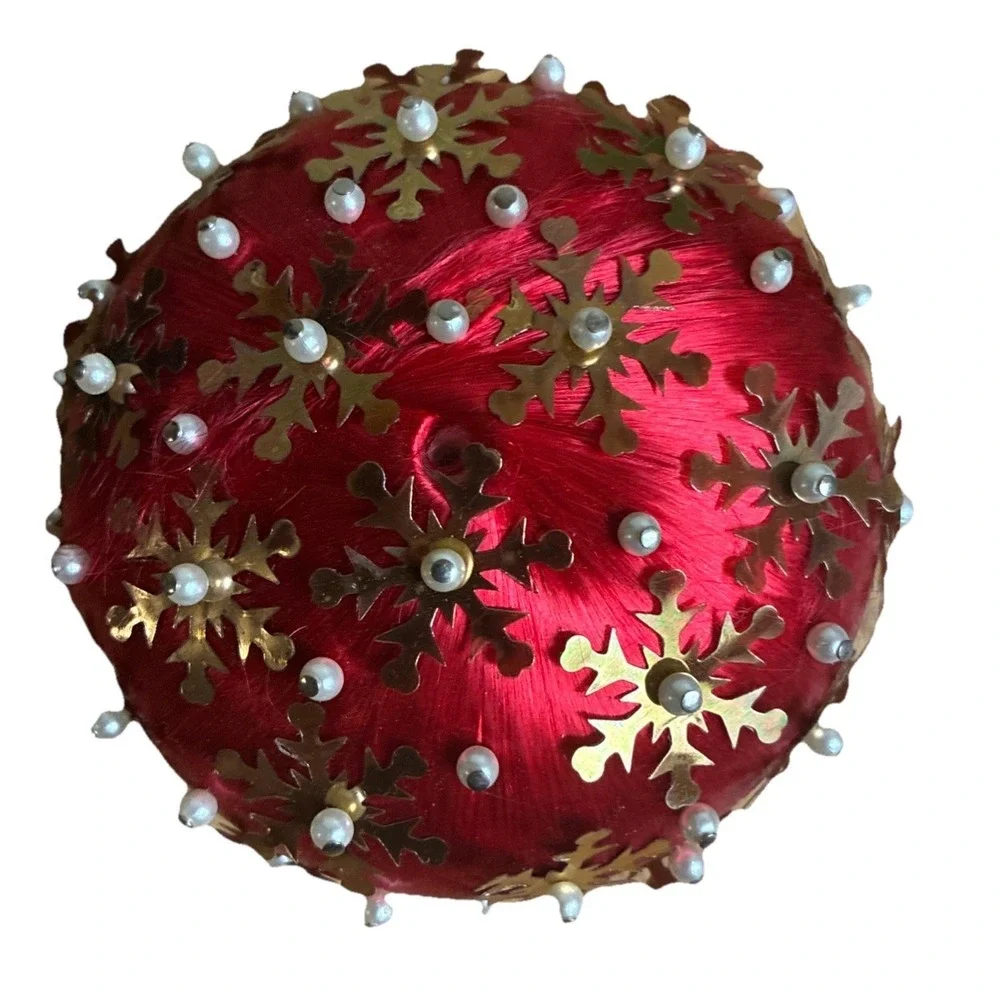 Vintage Push Pin‎ Ornament Red Gold Snowflake Beaded Pearl  Oval 3.5x2.5